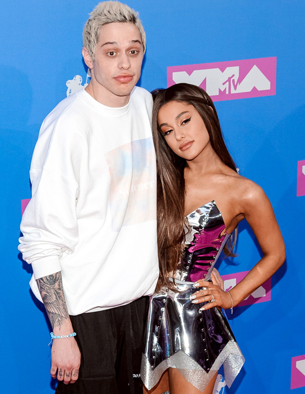 Дэвидсон был женихом поп-звезды Арианы Гранде