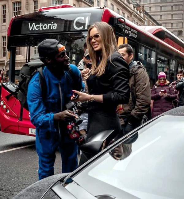 Даше льстит внимание зевак