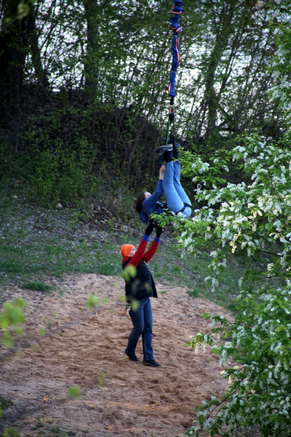 На берегу клиента встречает специальный человек