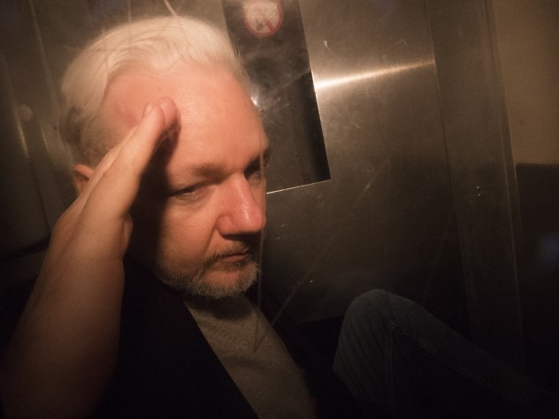 Джулиан Ассанж