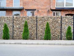 Оригинальные заборы для дачи. Фото: Dekoriko