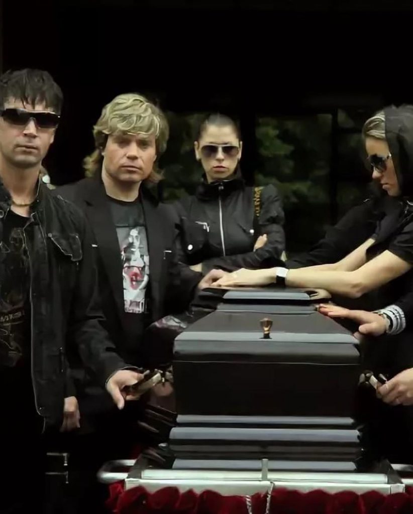 Бари Алибасов, гроб