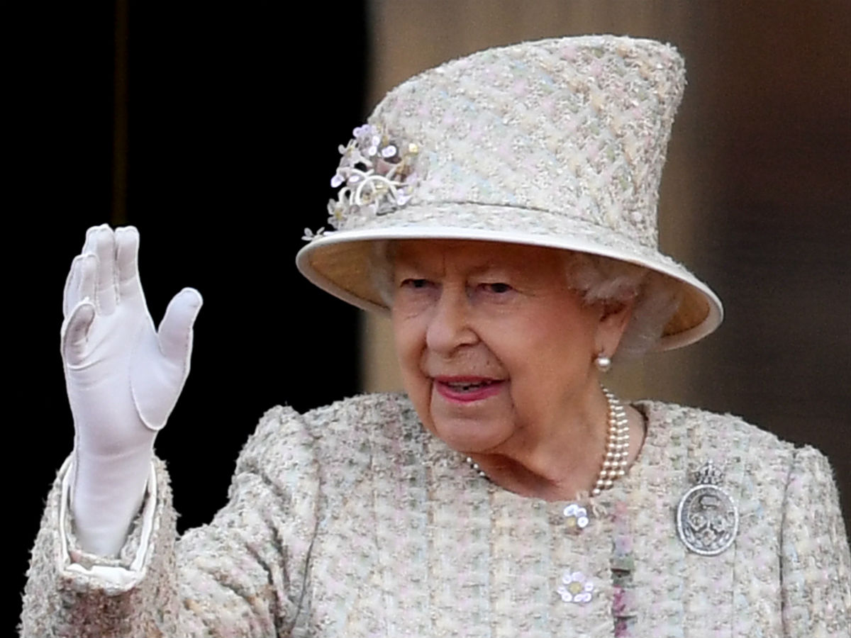 Елизавета II обратилась к россиянам