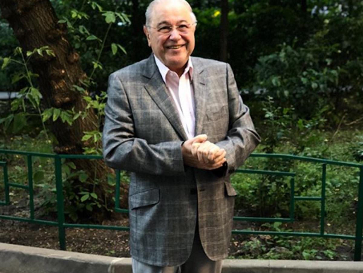 Евгений Петросян