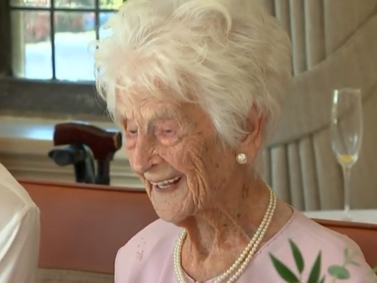Самая старая женщина Великобритании Грейс Джонс