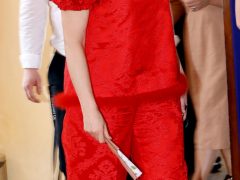 Анна Михалкова. Костюм: Simone Rocha — 123 300 руб. Туфли: Stuart Weitzman — 26 200 руб.