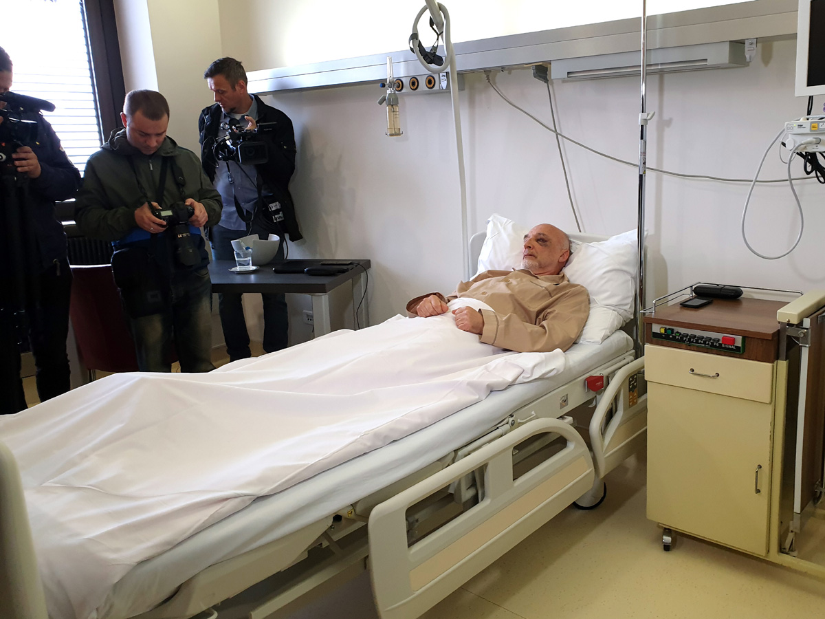 Президент Сербии посетил раненого российскикого дипломата Краснощекова, пострадавшего от действия спецназа в Косове