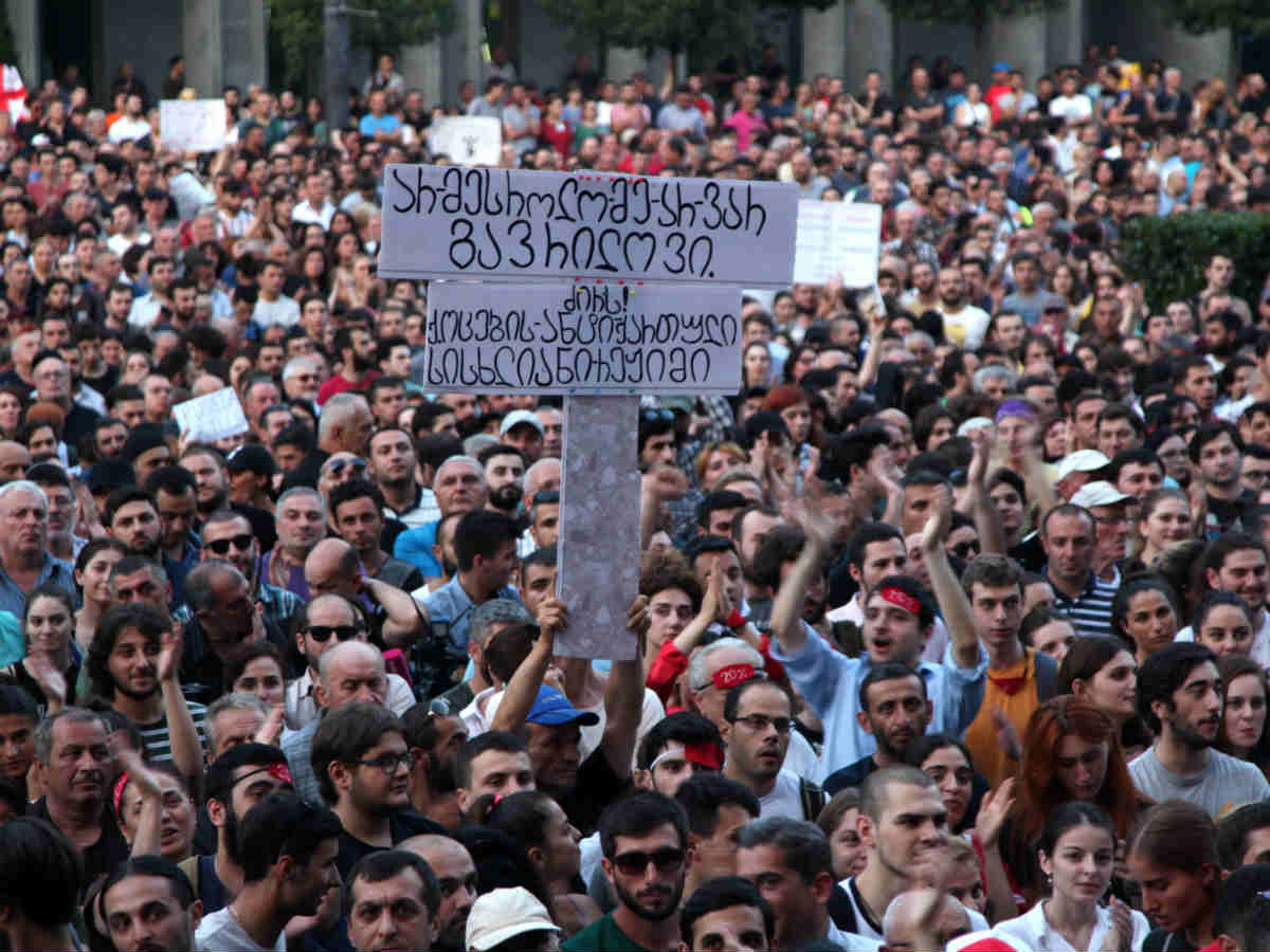 Что происходит в Грузии, протесты в Грузии 2019