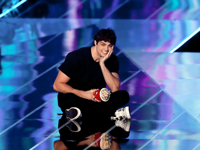 После получения награды у Ноя Сентинео подкосились ноги