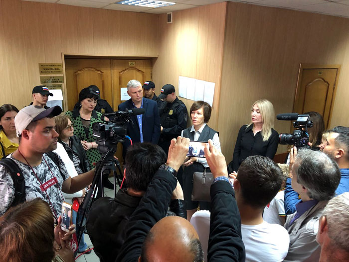 Пресс-конференция адвокатов Кантемира Карамзина после окончания заседания суда 25 июля
