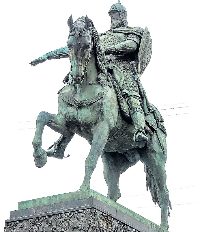 В виде памятника Юрий Долгорукий далек от исторической правды