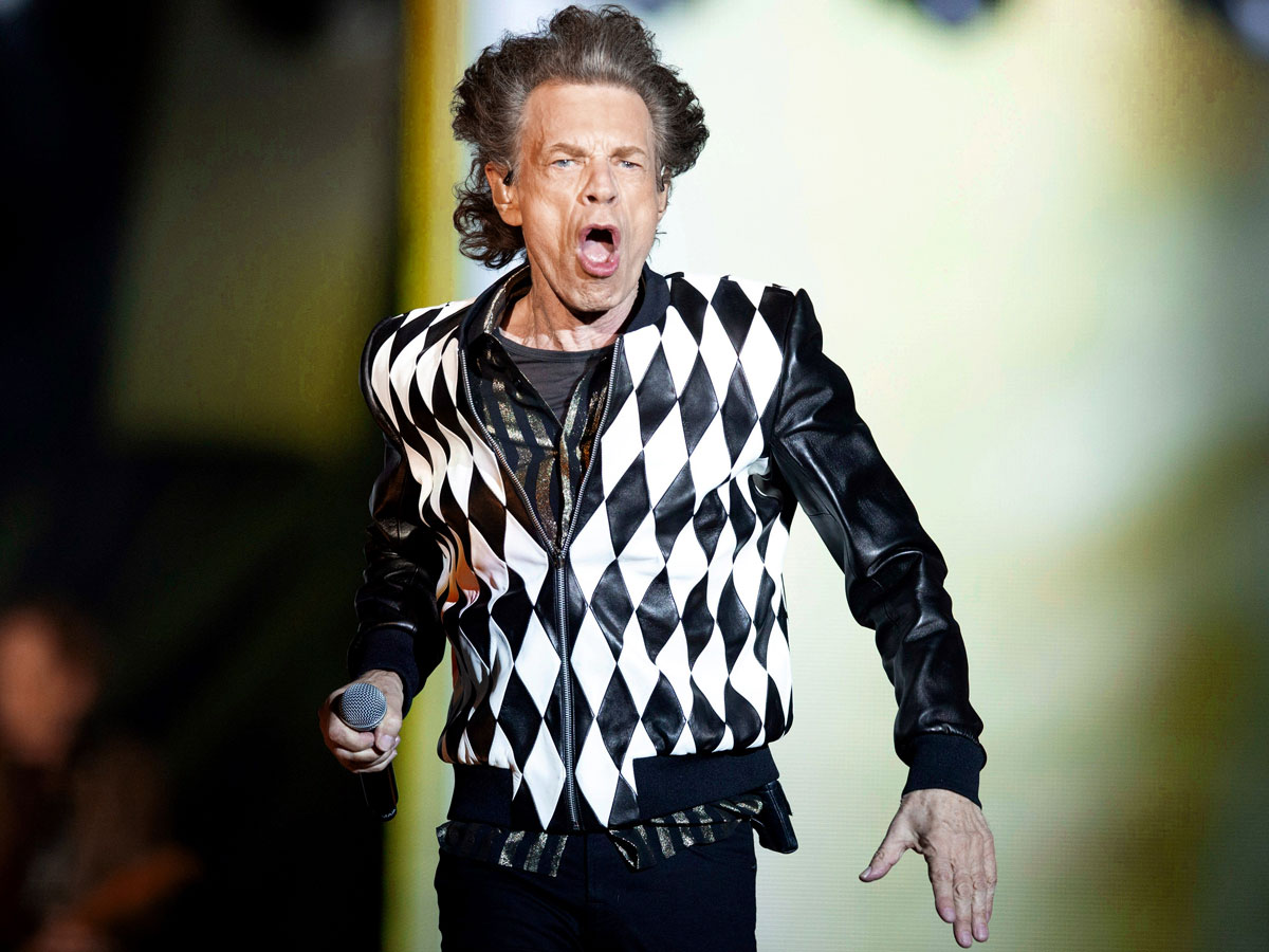 После рекордного по срокам возвращения Мика Джаггера The Rolling Stones возобновили тур по США концертом в Чикаго