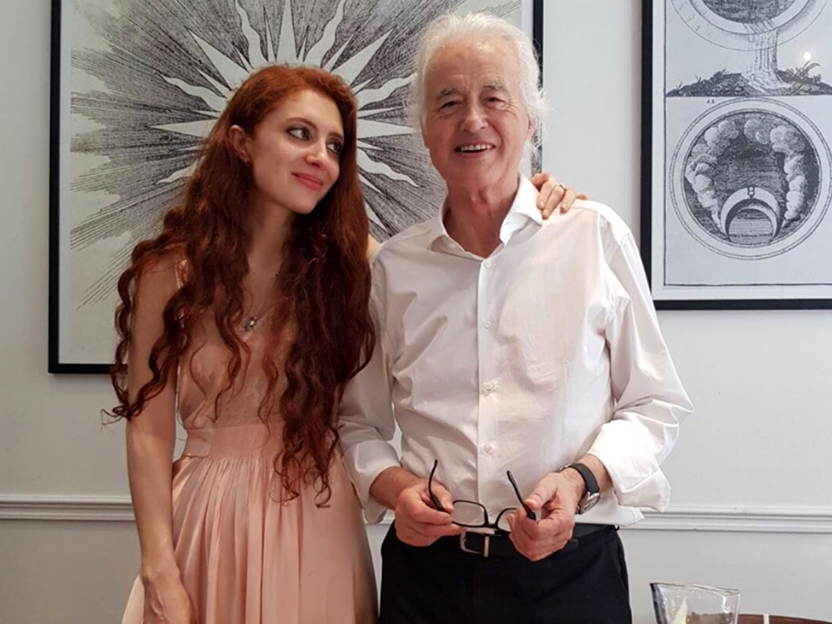 Джимми и Скарлетт: когда разница между партнерами 45 лет, остается только смотреть влюбленными глазами