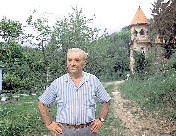 Прототипом Агея Чебатару, возможно стал, молдавский писатель Ион Друце