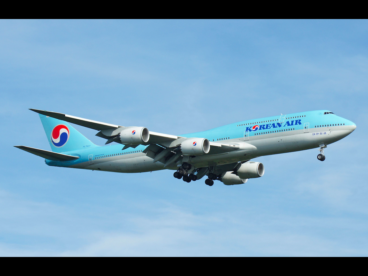 Самолет, туристы, российские туристы