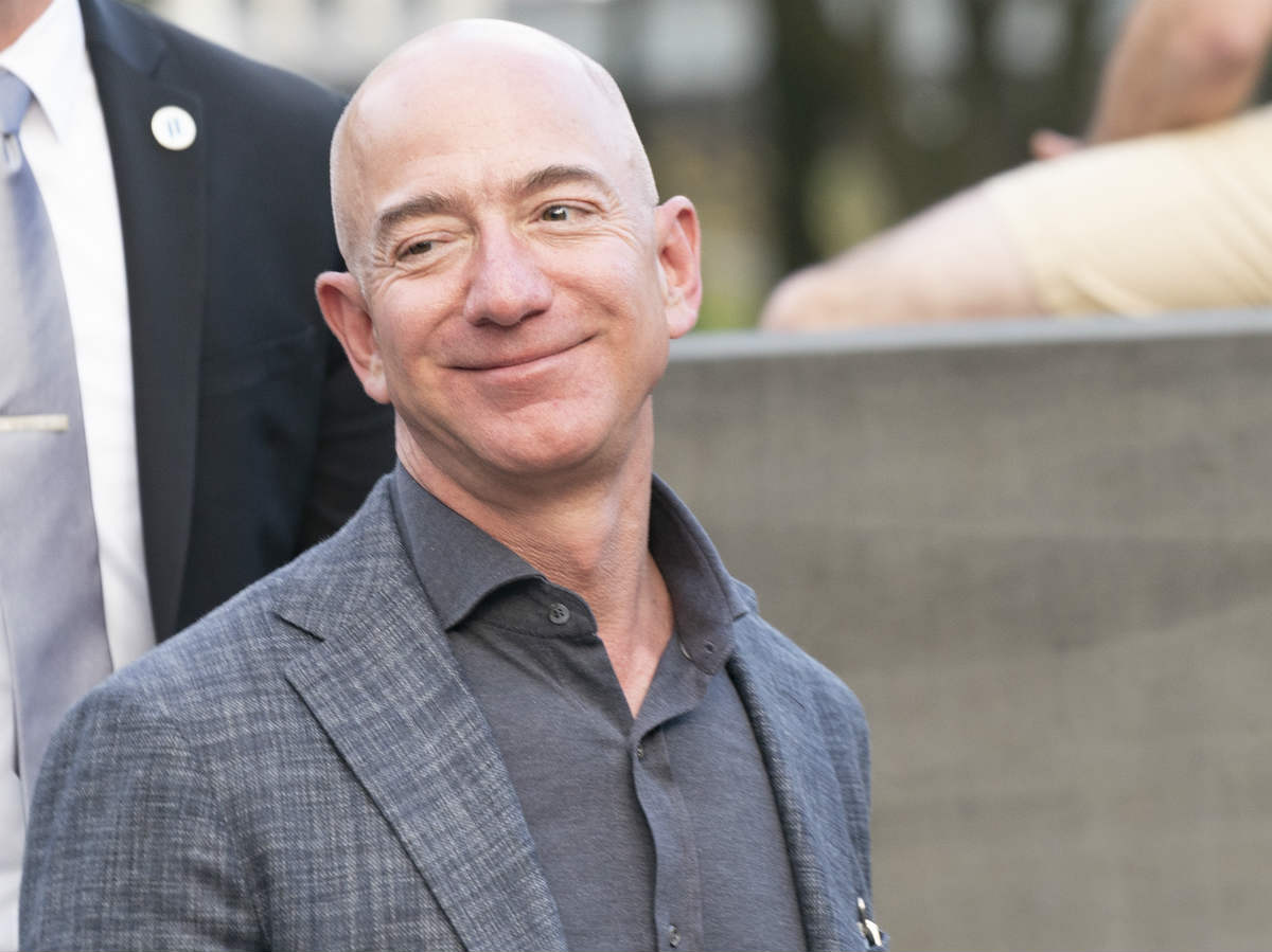 Глава Amazon Джефф Безос всего за 15 минут стал богаче на $13 миллиардов