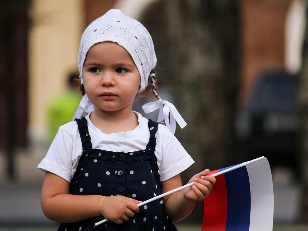 Славянским детям ломают психику языком