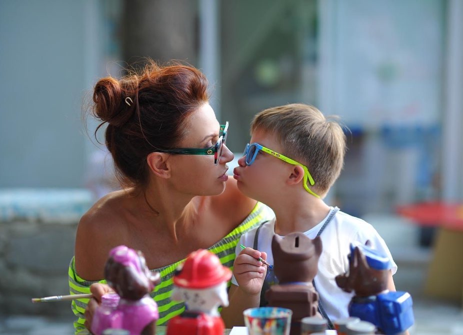 Эвелина Бледанс с сыном Семеном