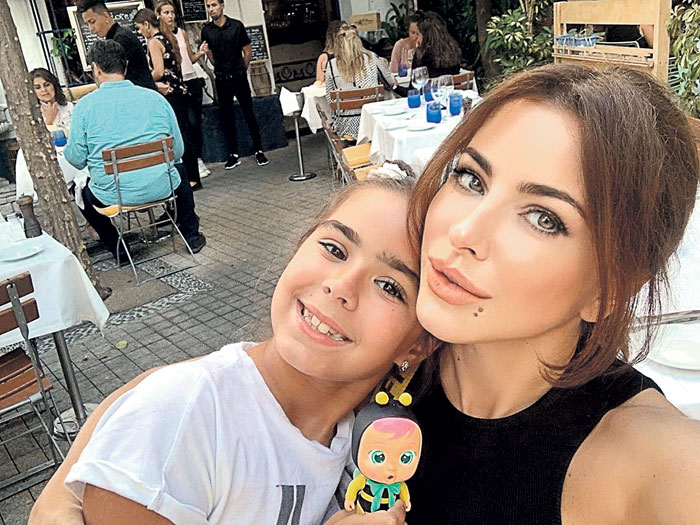 В браке с Муратом Лорак родила дочку Софию