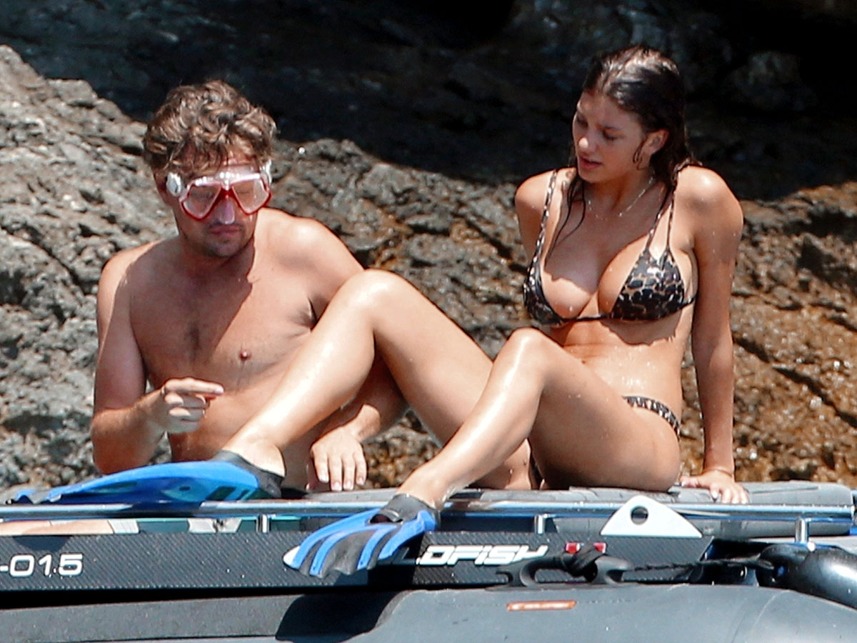 Лео — Камиле: «А что, Золушка, впору ли тебе ласта?»