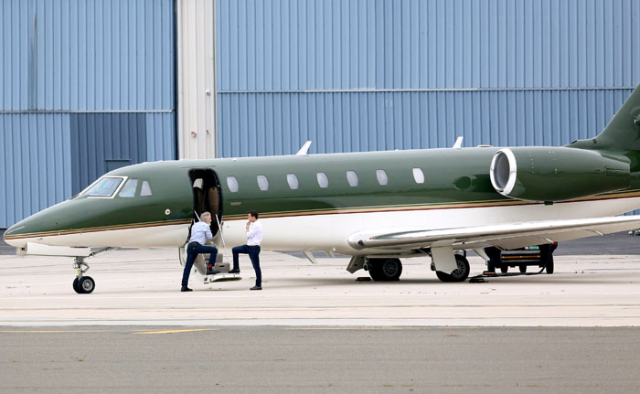 На своей Cessna Citation  Sovereign 680 за $18 млн. Харрисон возит близких по большой и малой нужде