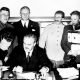 23 августа 1939 года: подписание в Москве Договора о ненападении между Германией и Советским Союзом. В центре - Вячеслав Молотов. Над ним - Иоахим фон Риббентроп