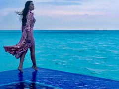 … чередуются с романтическими образами актрисы.