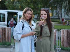 Лера Козлова и Нюта Байдавлетова из «Ранеток»