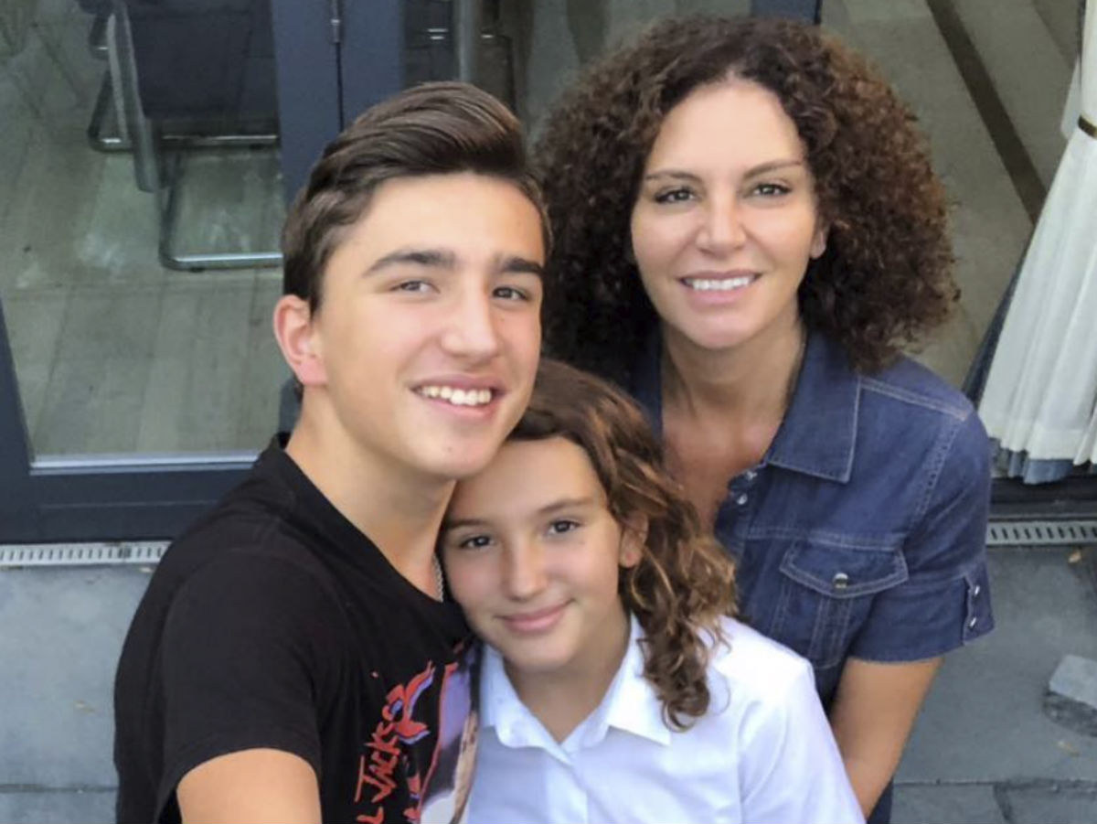 Вдова и дети Дмитрия Хворостовского