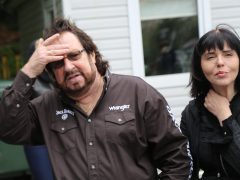 Певец Семен Канада со спутницей