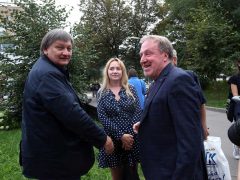 Александр Велединский и Владимир Стеклов с женой Ириной