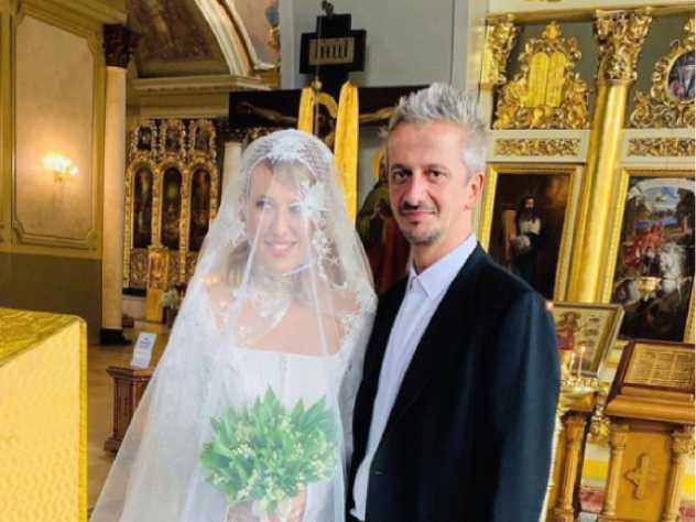 Собчак и Богомолов во время венчания. Фото: Instagram*