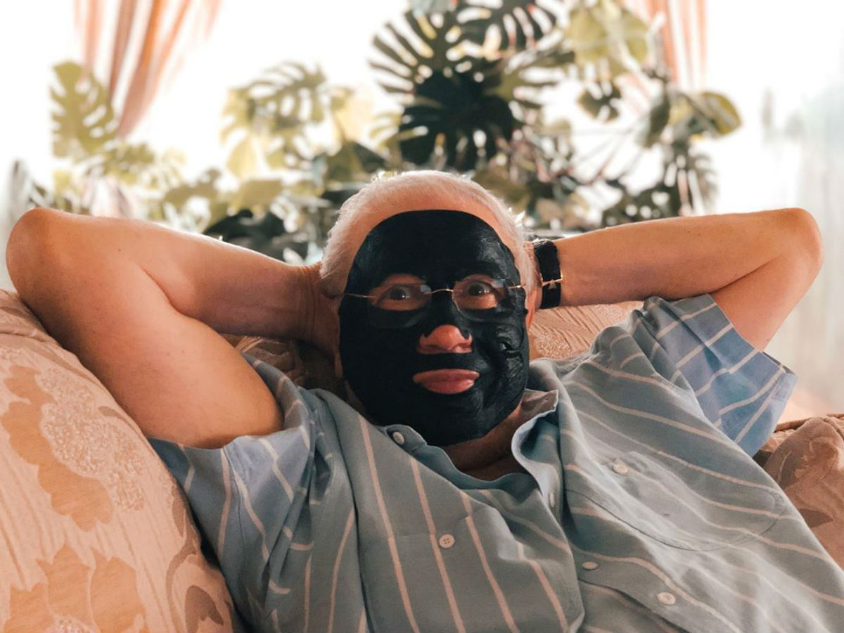 Смешные звезды в масках для лица