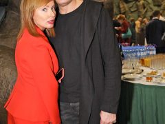 Жанна Эппле со спутником