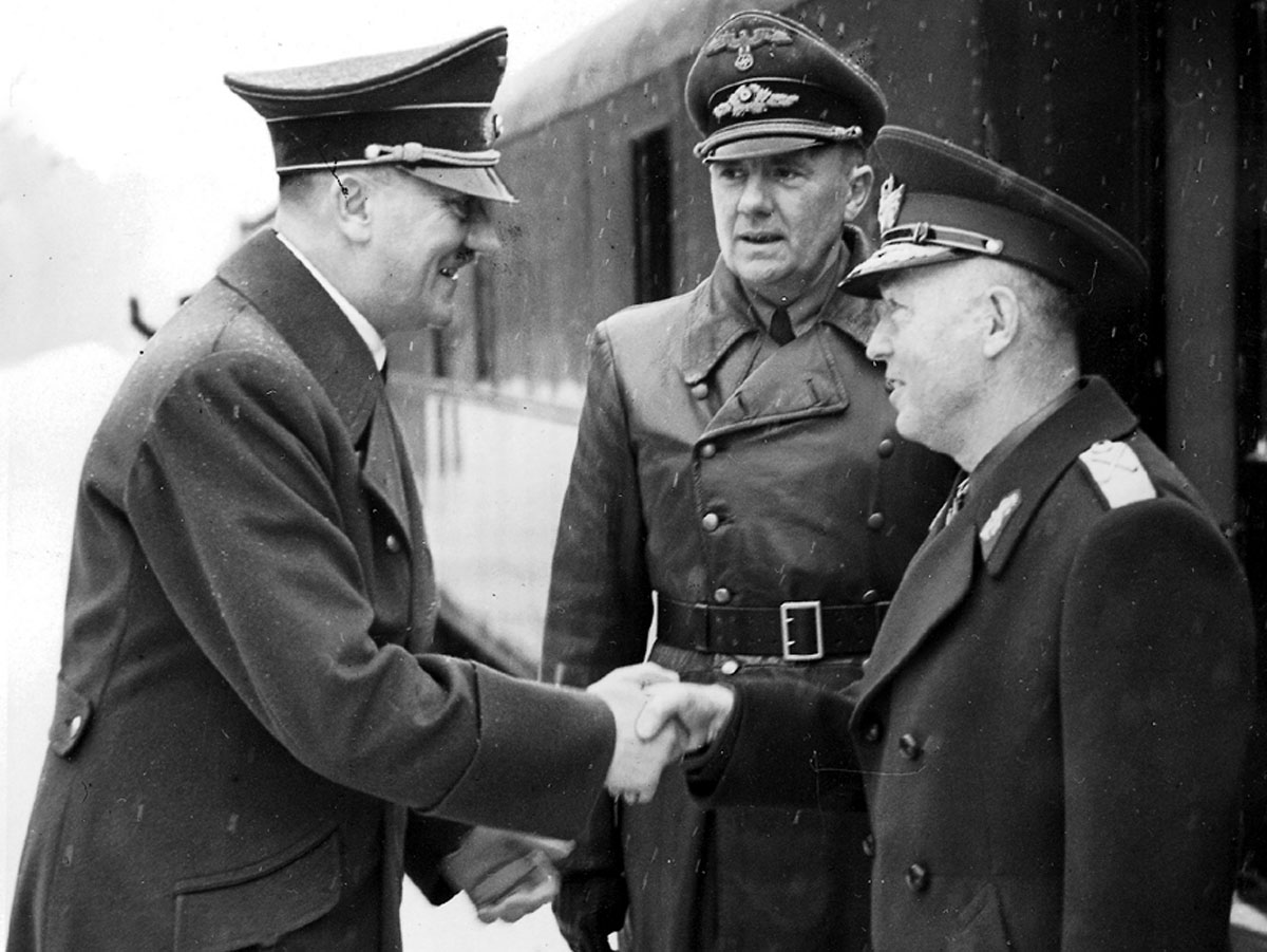 Гитлер приветствует румынского диктатора Антонеску