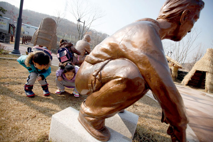 Корейцы обожают посещать свой Говнопарк