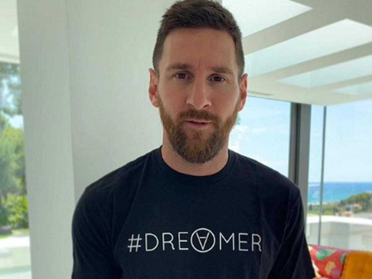 Лионель Месси покидает «Барселону»