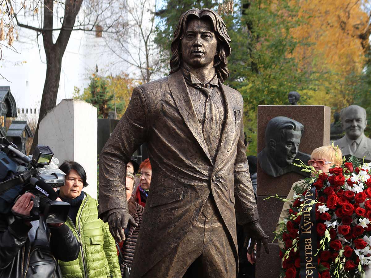Звезды на открытии памятника Дмитрию Хоростовскому, ради которого его родители продали квартиру