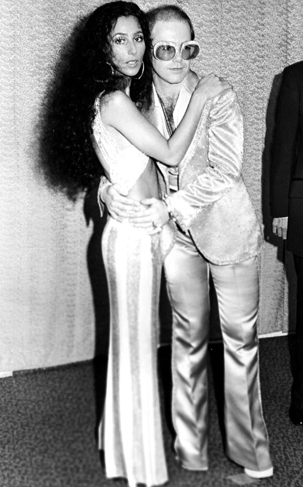 Пока Элтон считал себя бисексуалом, у Шер были неплохие шансы (1975 г.)