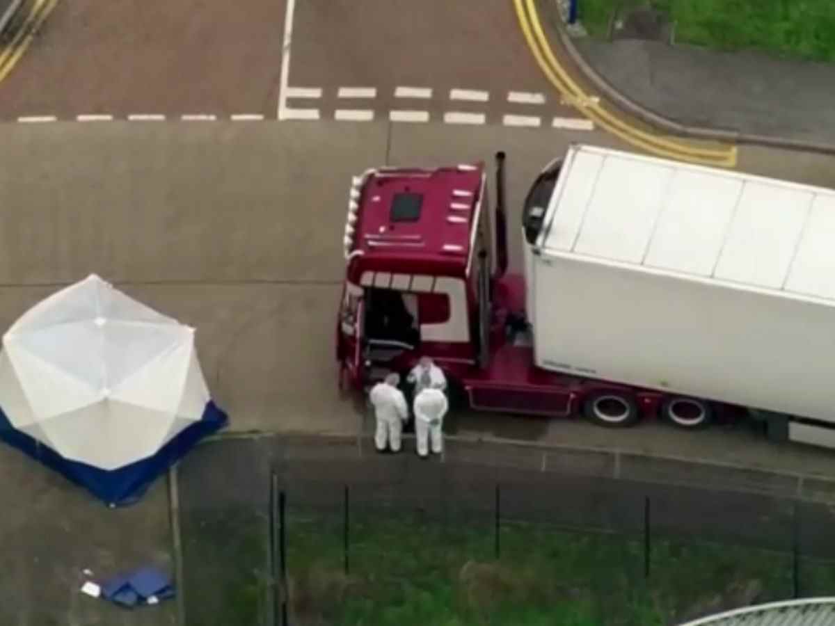 Грузовик с трупами