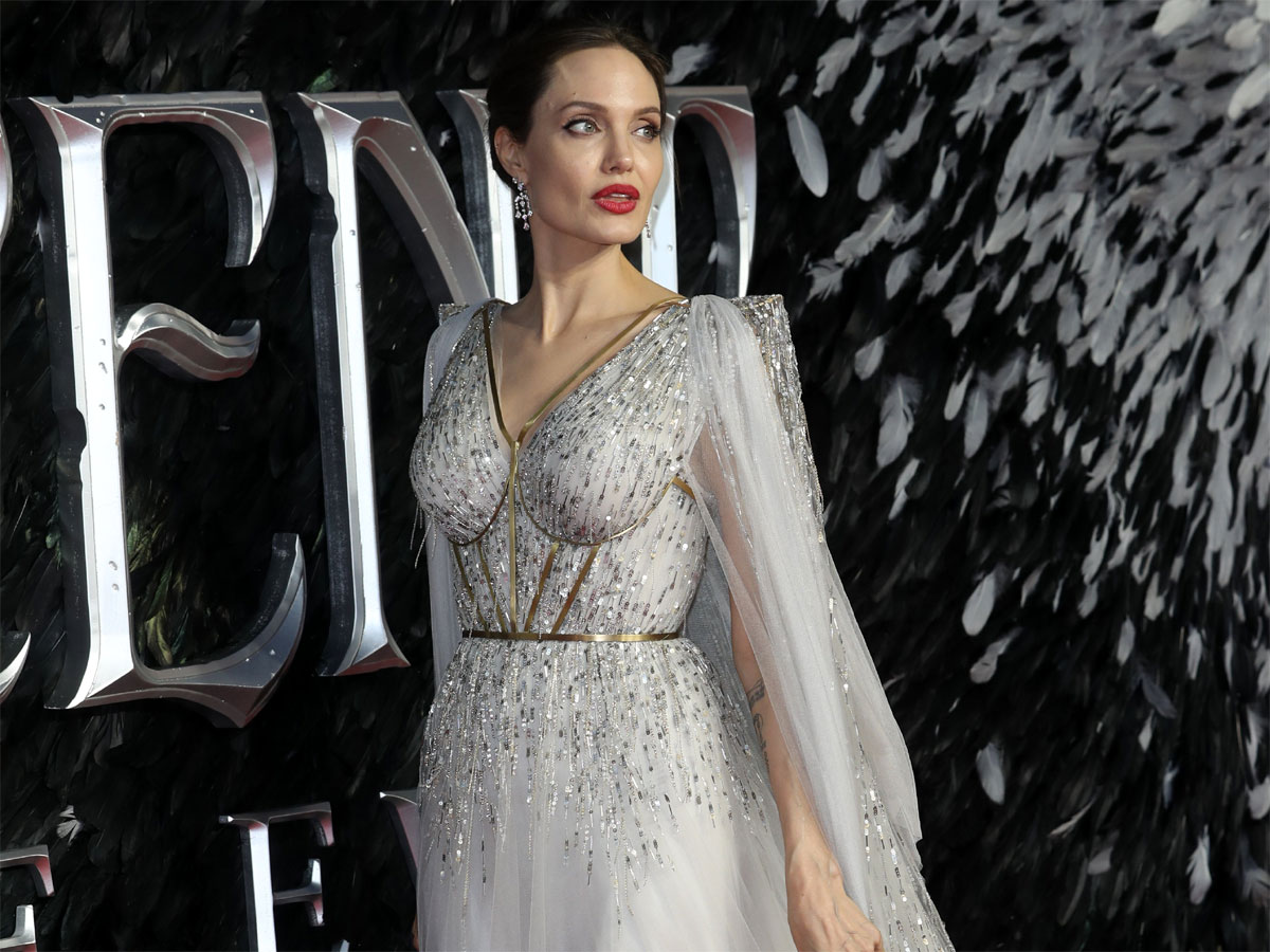 Анджелина Джоли