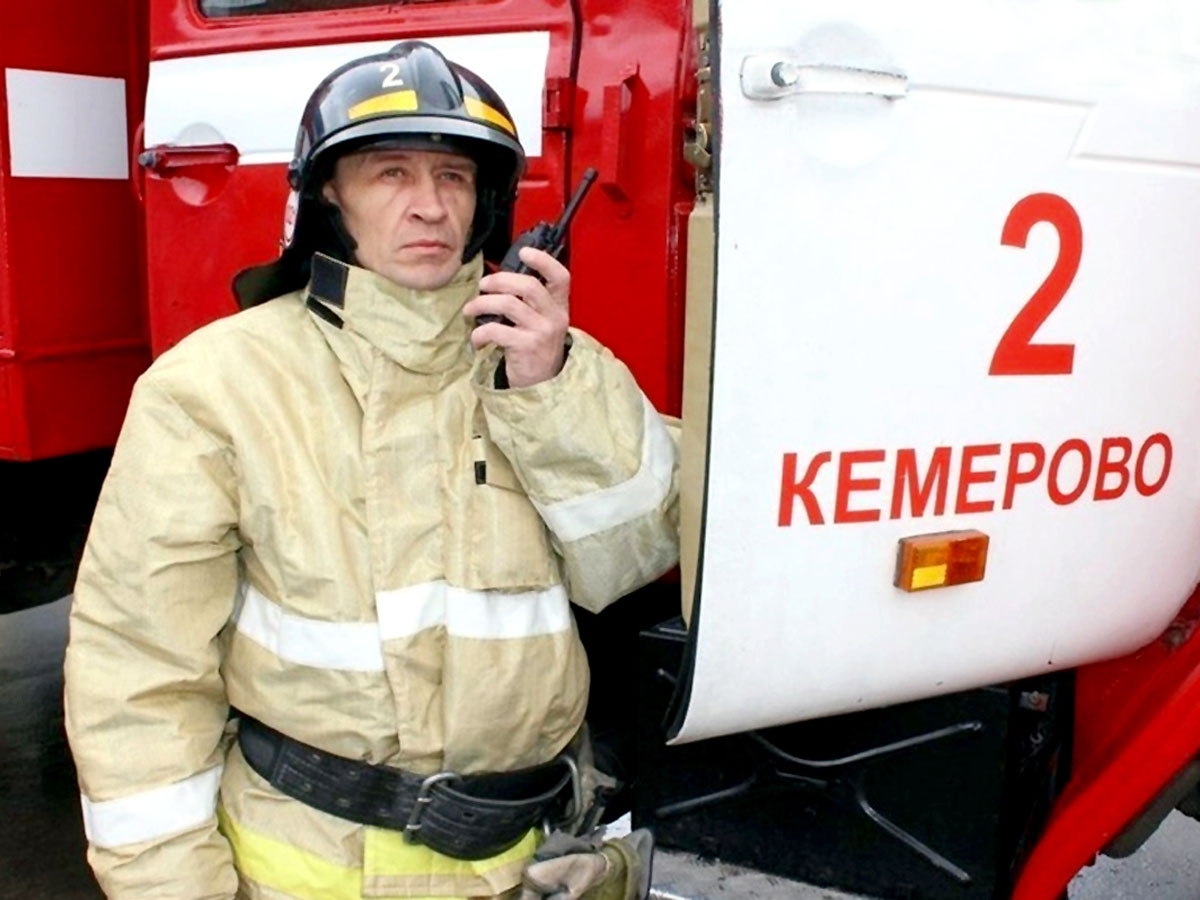 Командира пожарного звена Сергея Генина, спасшего человека, обвиняют в халатности