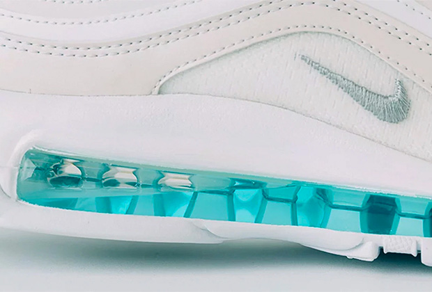 Кроссовки со святой водой