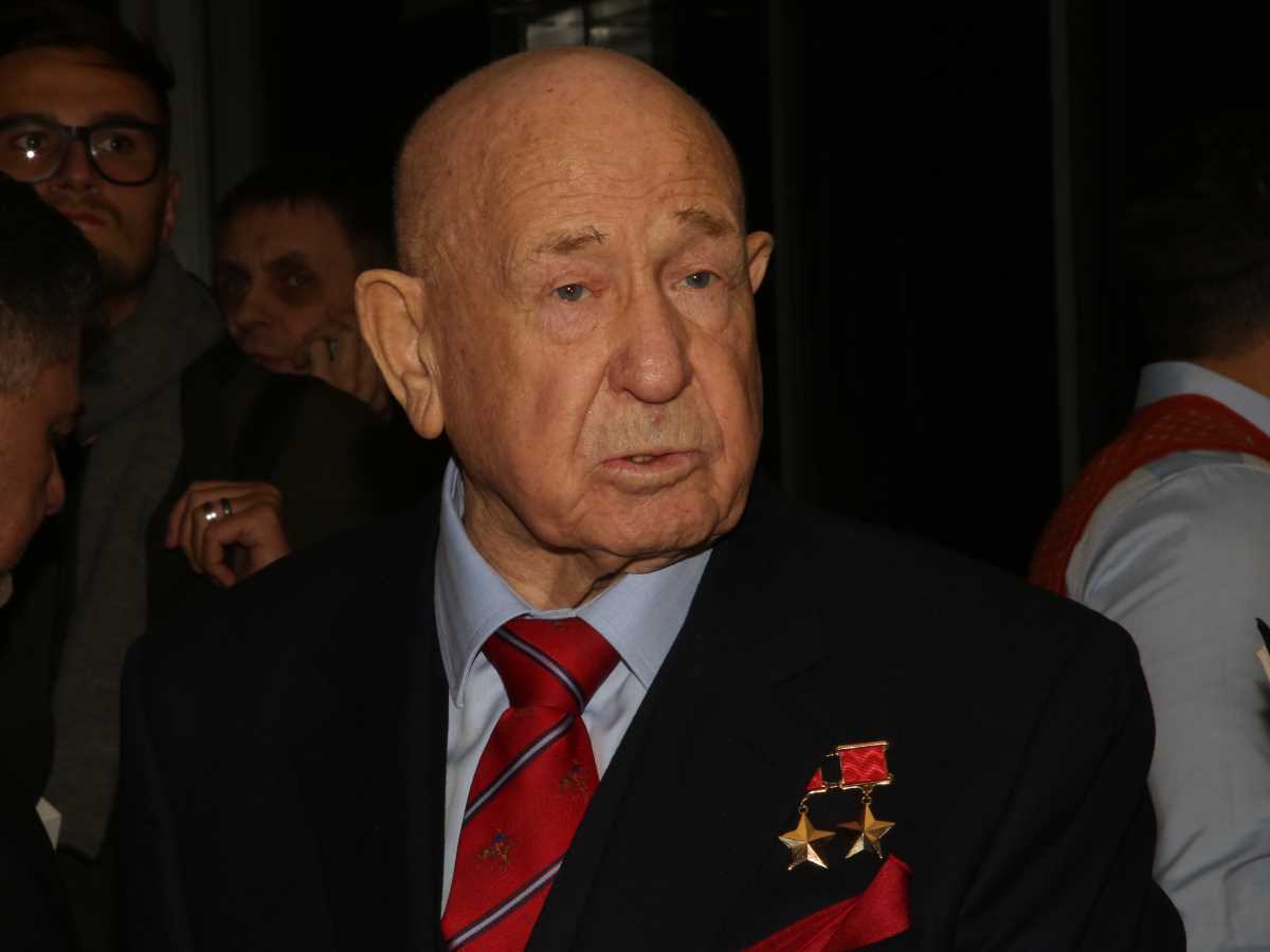 Алексей Леонов