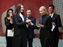 ОКСАНА ФЕДОРОВА И ЕЛЕНА ЛЕТУЧАЯ