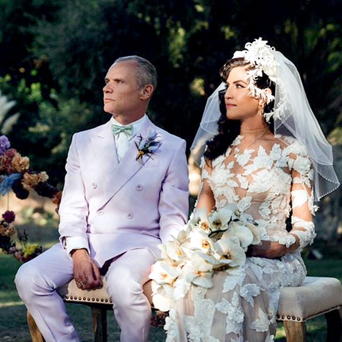 Рокер женился по всей форме