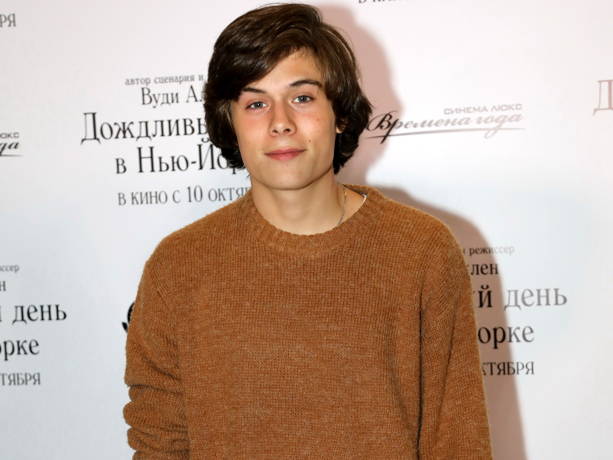 АНДРЕЙ БАКОВ