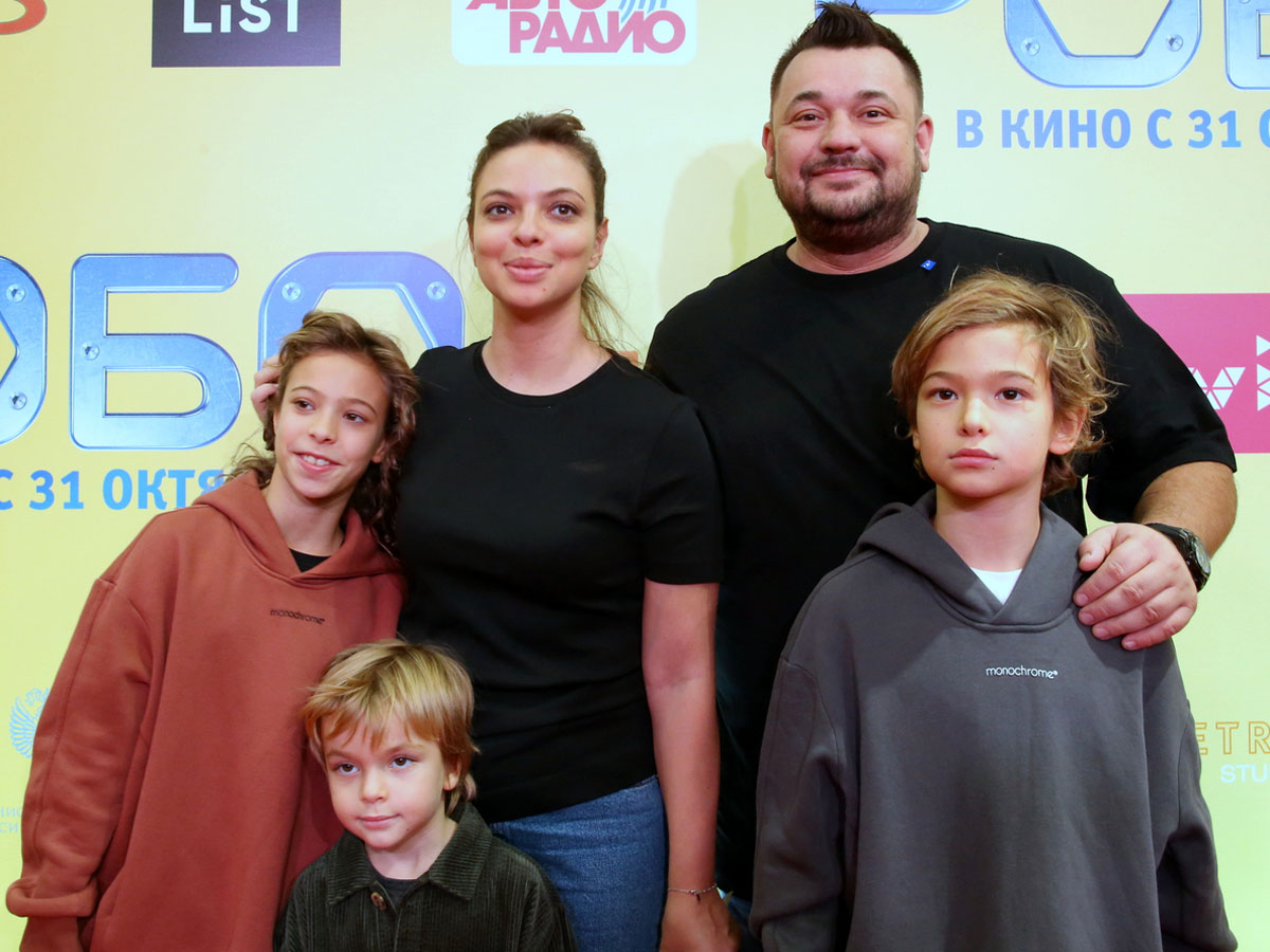 Сергей Жуков с семьей