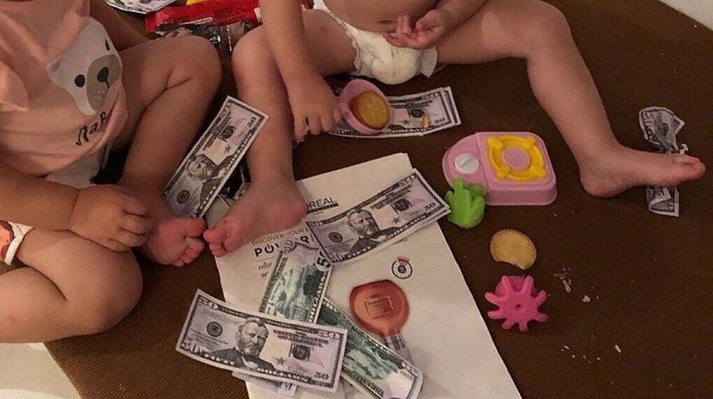 Игрушечные деньги