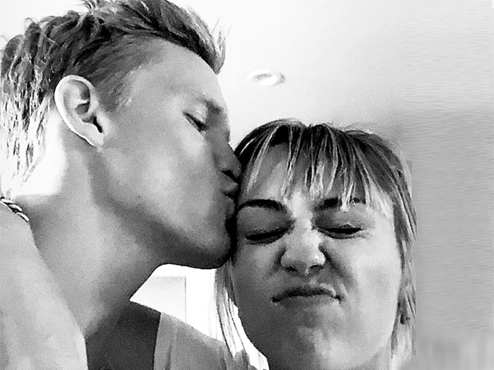 Коди Симпсон заменил Майли и мужчин, и женщин